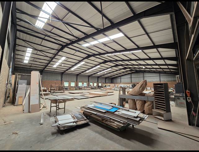 2,000M² WAREHOUSE FOR SALE IN HONEYDEW